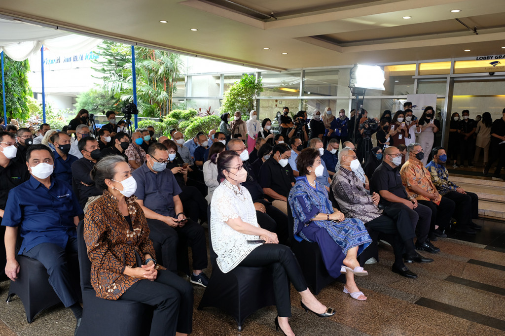 Selain CEO Media Group, sejumlah pimpinan juga terlihat hadir di acara tersebut. Di antaranya Board of Advisor Media Group Adrianto Machribie, IGK Manila, Komisaris Metro TV Elman Saragih, Ketua Dewan Redaksi Media Group Lestary Luhur, serta Board of Executives Media Group, dan jajaran pimpinan lain. 