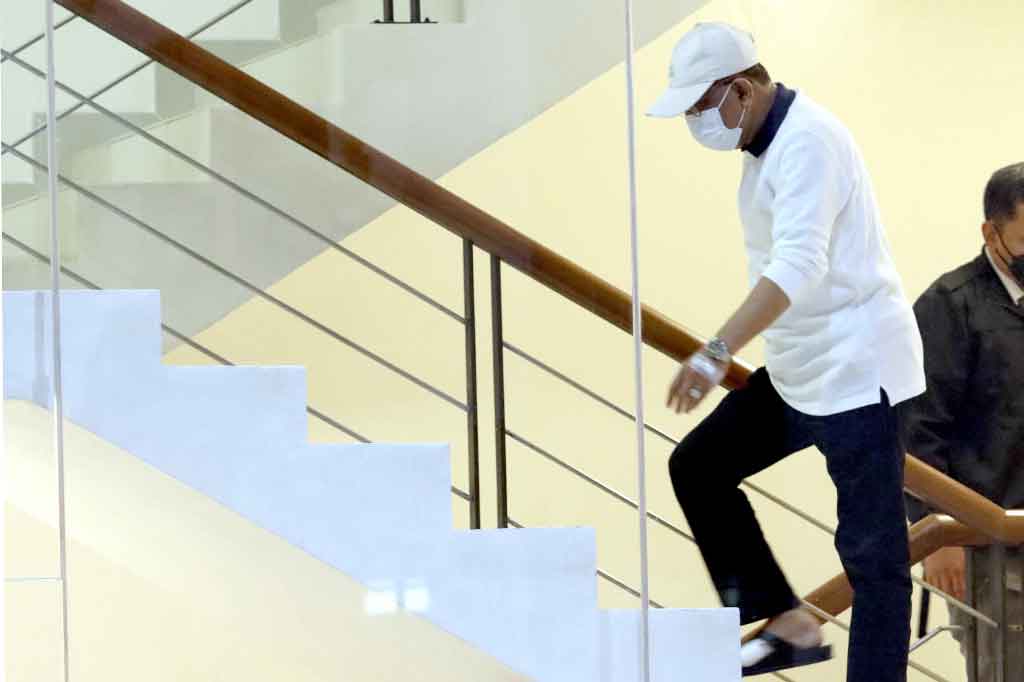 Sementara Richard membantah dirinya tidak kooperatif. 