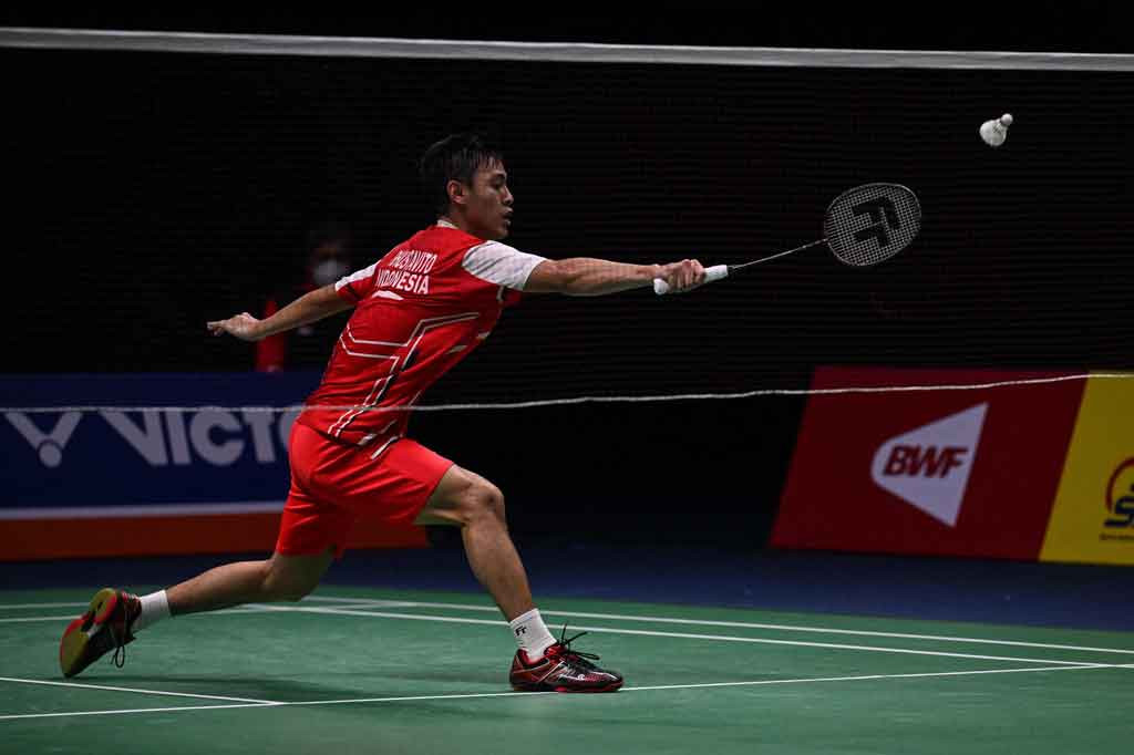 Tampil di partai tunggal ketiga, Shesar mampu menang dua set langsung dengan skor 21-17, 21-11 atas pebulu tangkis peringkat ke-48 dunia, Kodai Naraoka, dan membawa Indonesia unggul 3-2 atas Jepang.  