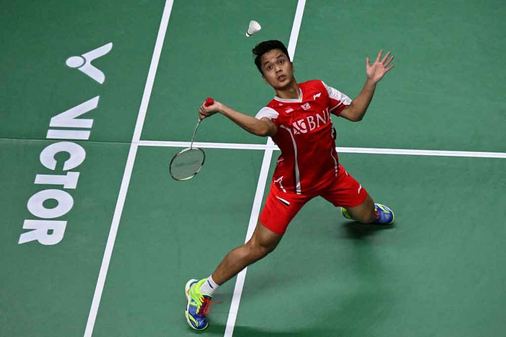Sebelumnya, di partai pertama, tunggal Indonesia Anthony Sinisuka Ginting berhasil menundukkan pebulutangkis peringkat pertama dunia, Kento Momota dengan skor 21-13, 14-21, 21-12.