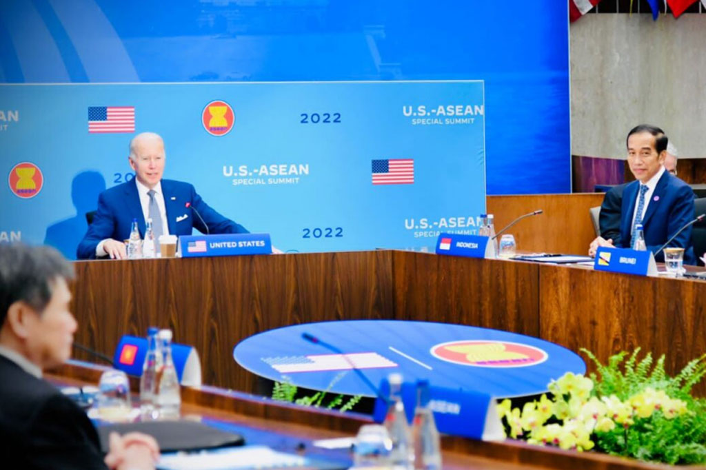 Presiden Joko Widodo menyerukan untuk menghentikan perang di Ukraina sekarang juga. Demikan disampaikan Presiden pada KTT Khusus ASEAN-AS yang digelar di Departemen Luar Negeri AS, Washington DC, Jumat, 13 Mei 2022 waktu setempat.