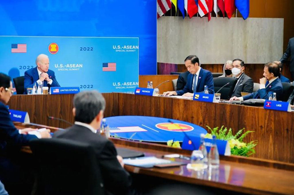 Menurut Jokowi, perang di Ukraina telah menciptakan tragedi kemanusiaan dan memperburuk perekonomian dunia. Kenaikan harga pangan, energi, dan inflasi telah terjadi, sangat memperberat perekonomian dan memperlambat pencapaian SDGs di negara berkembang dan kurang berkembang.