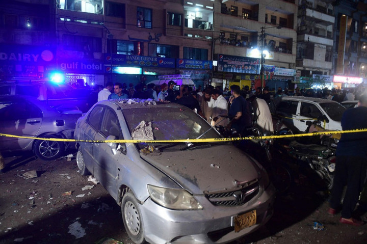 Foto Terpopuler: Bom Guncang Karachi hingga Wali Kota Ambon