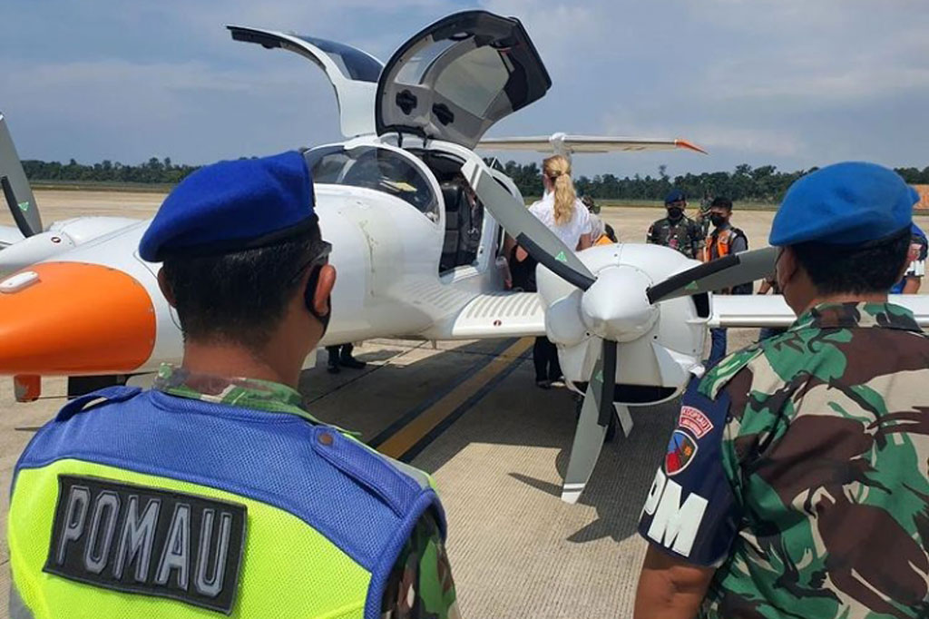 Sebuah pesawat sipil asing dengan nomor registrasi G-DVOR tipe DA62 yang sedang terbang dari Kuching ke Senai Malaysia, diperintahkan mendarat oleh TNI AU, di Batam, Jumat, 13 Mei 2022.
