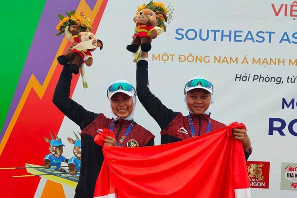 Indonesia juga menambah dua perak yang diraih pada nomor Women's Lightweight Double Sculls lewat duet Melani Putri/Mutiara Rahma Putri.