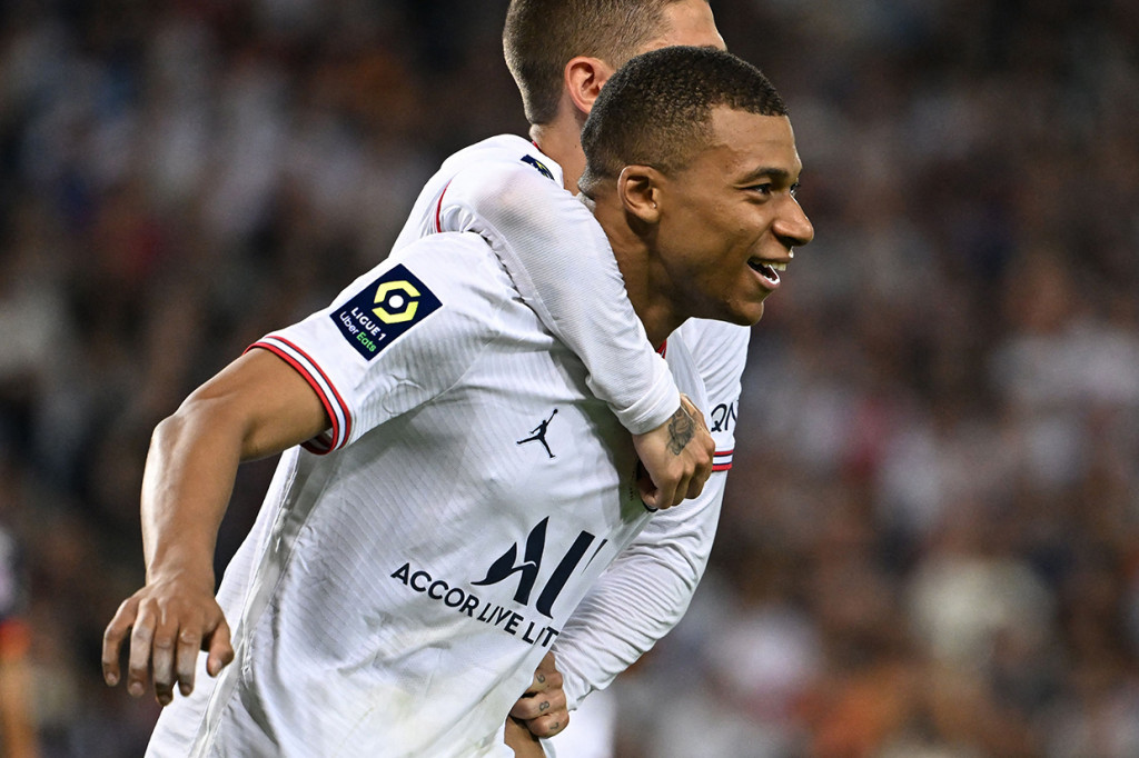 Sementara dua gol kemenangan PSG lainnya dicetak Angel Di Maria dan Kylian Mbappe.