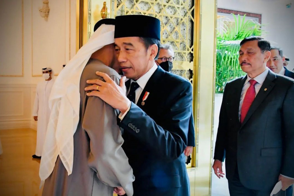 Jokowi singgah untuk menyampaikan dukacita atas wafatnya Presiden UEA Sheikh Khalifa bin Zayed Al Nahyan pada Jumat, 13 Mei 2022 yang lalu.