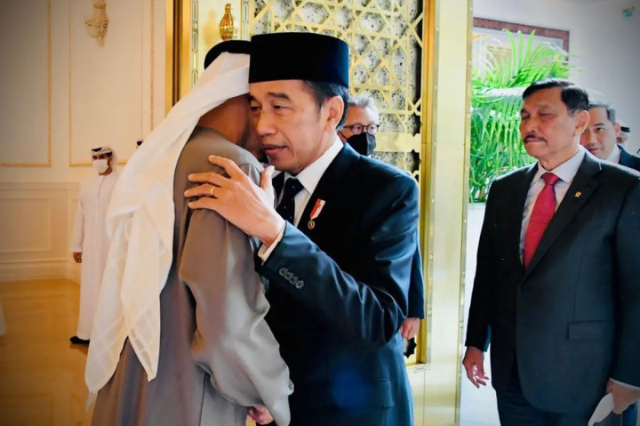 Jokowi singgah untuk menyampaikan dukacita atas wafatnya Presiden UEA Sheikh Khalifa bin Zayed Al Nahyan pada Jumat, 13 Mei 2022 yang lalu.