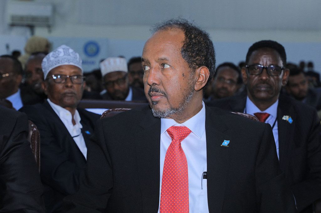 Anggota parlemen Somalia dari kedua majelis parlemen memilih Hassan Sheikh Mohamud sebagai presiden pada Minggu, 15 Mei 2022, waktu setempat.