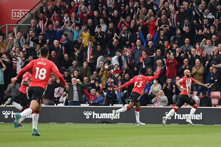 Liverpool sempat dibuat terkejut oleh Southampton dengan gol yang tercipta pada menit ke-13. Nathan Redmond melepaskan tembakan melengkung yang tak mampu dijangkau Alisson usai menerima bola dari Nathan Tella. Skor menjadi 1-0 untuk tuan rumah.