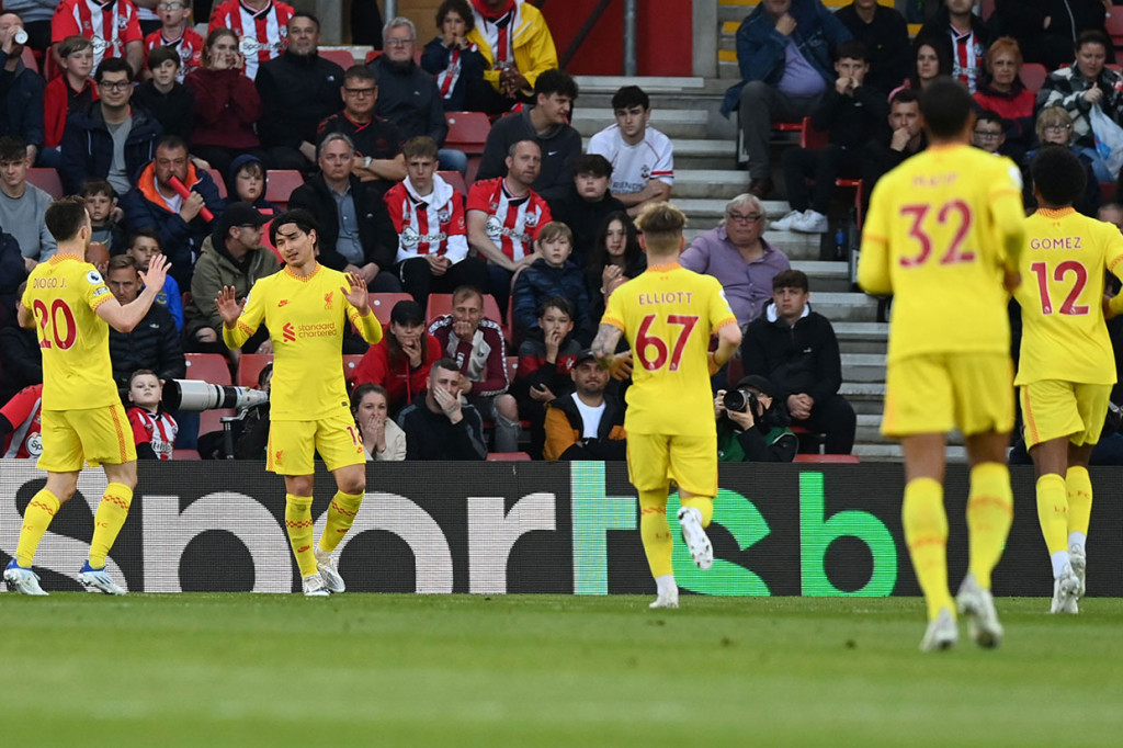 Skuat Jurgen Klopp mampu menyamakan kedudukan saat pertandingan memasuki menit ke-27. Takumi Minamino menjebol gawang Soton dengan sepakan keras dari sudut sempit memanfaatkan umpan dari Diogo Jota. Kedudukan menjadi 1-1.