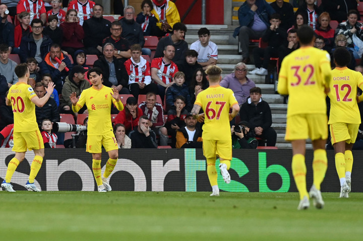 Skuat Jurgen Klopp mampu menyamakan kedudukan saat pertandingan memasuki menit ke-27. Takumi Minamino menjebol gawang Soton dengan sepakan keras dari sudut sempit memanfaatkan umpan dari Diogo Jota. Kedudukan menjadi 1-1.
