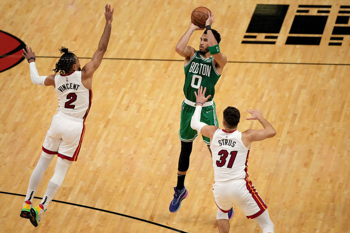 Jayson Tatum mengemas 29 poin, delapan rebound, enam assist, dan empat steal untuk Celtics.
