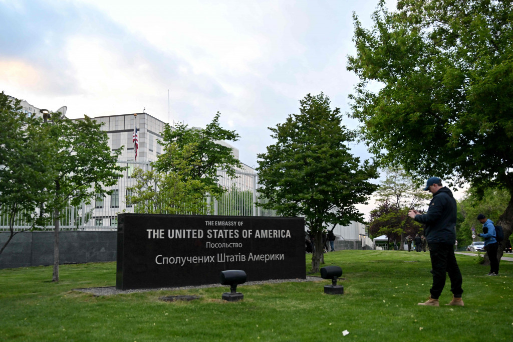 
AS tidak memiliki utusan permanen yang dikonfirmasi Senat untuk Ukraina sejak 2019, ketika mantan presiden Donald Trump mencopot Duta Besar Marie Yovanovitch dari jabatannya.