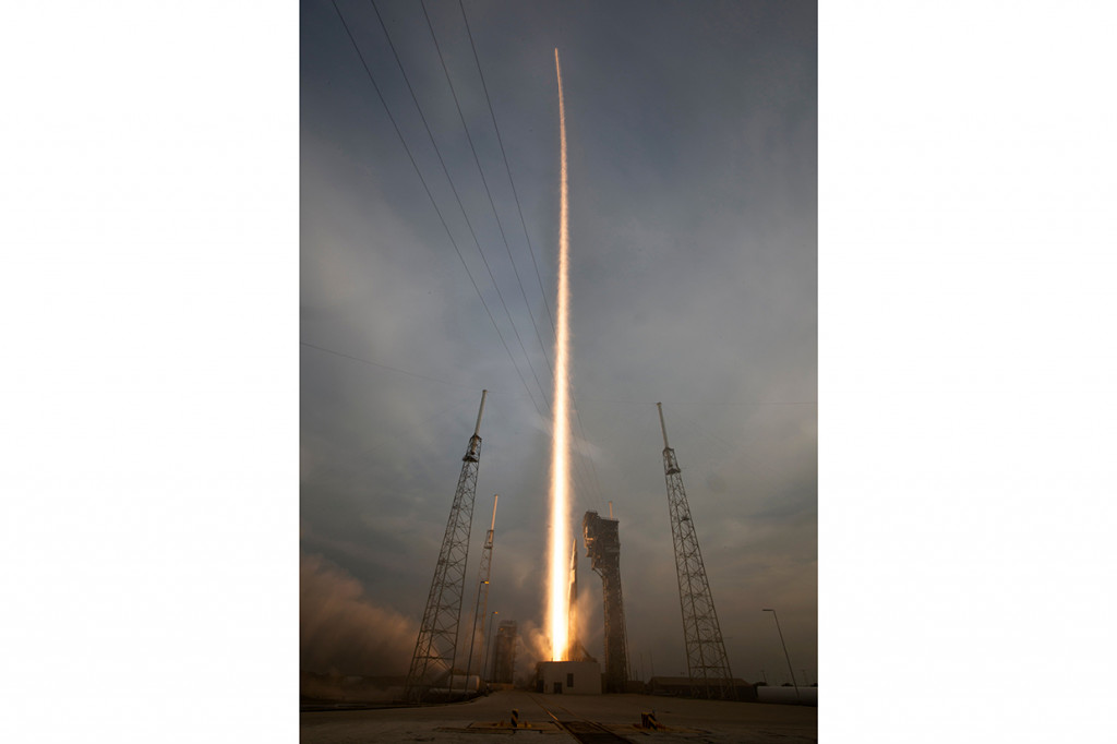 Penerbangan uji ditunda dari jadwal semula pada Desember 2019 akibat masalah perangkat lunak yang menyebabkan katup isolasi macet pada kapsul.