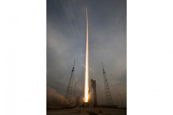 Penerbangan uji ditunda dari jadwal semula pada Desember 2019 akibat masalah perangkat lunak yang menyebabkan katup isolasi macet pada kapsul.