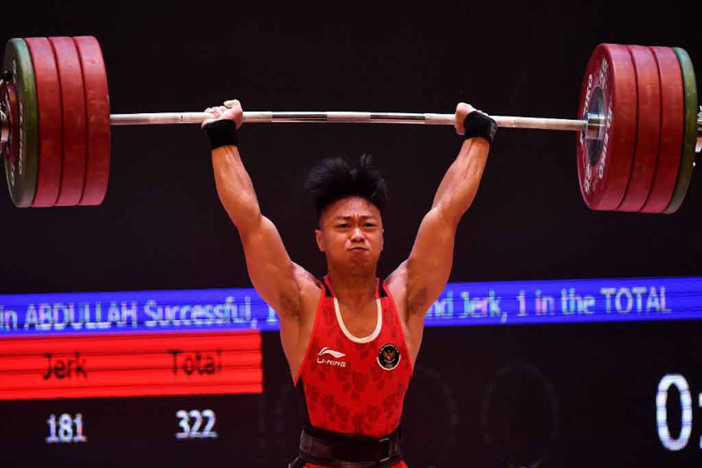 Emas tersebut menjadi emas kedua yang diraih tim angkat besi Indonesia. Emas pertama dipersembahkan Eko Yuli Irawan di kelas 61kg setelah mencatatkan total angkatan 290kg, dengan rincian snatch 135kg dan clean and jerk 155kg.