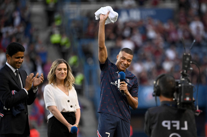 Mbappe juga disebut-sebut mendapat beberapa privilese. Pesepakbola berusia 23 tahun itu bisa ikut memutuskan pelatih, bisa bersuara pada kebijakan direktur olahraga, dan memiliki kewenangan terkait belanja dan penjualan pemain.