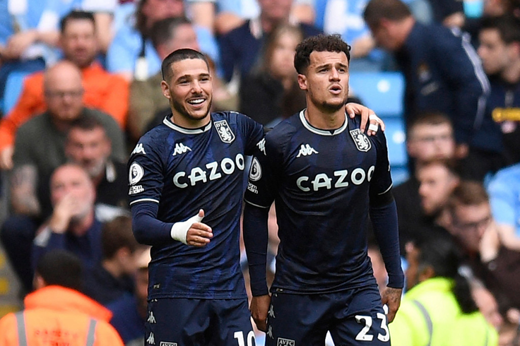 Man City semakin tertinggal dari Aston Villa di babak kedua setelah Philippe Coutinho menaklukkan Ederson Moraes. 