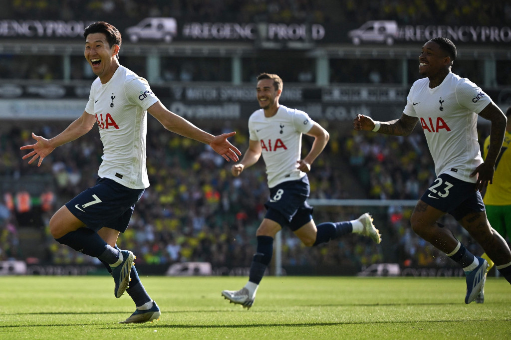 Son mengemas dua gol saat Tottenham Hotspur melibas Norwich City 5-0 di Carrow Road, Minggu, 22 Mei 2022.