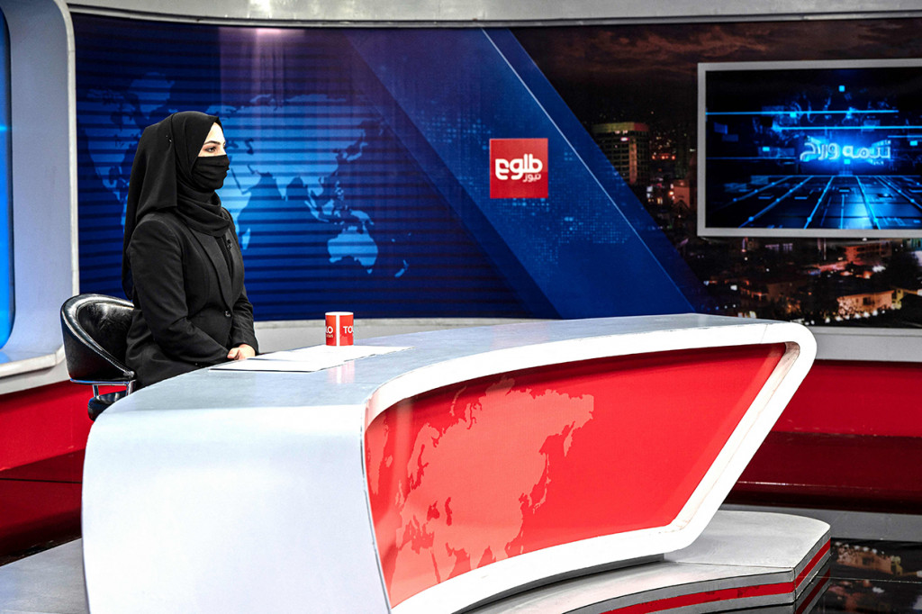Taliban mulai mewajibkan semua presenter atau pembawa acara televisi perempuan menutupi wajah mereka saat siaran.