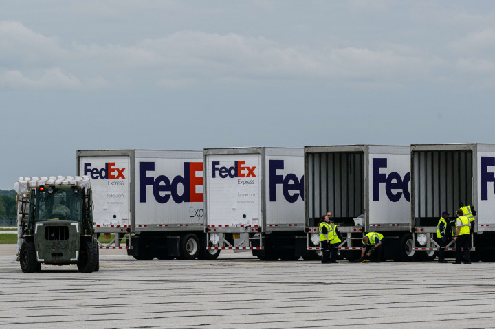 Penasihat ekonomi presiden AS, Brian Deese, mengatakan pengiriman dari Jerman itu mencakup 15 persen dari kebutuhan mendesak.