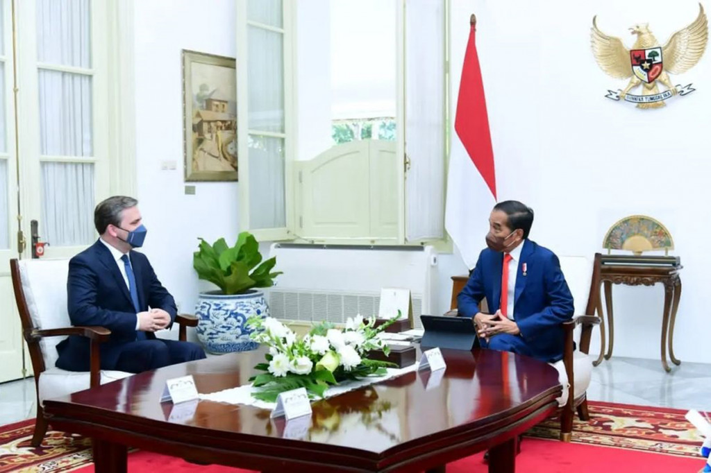 Indonesia merupakan salah satu mitra penting bagi Serbia sehingga hubungan kerja sama kedua negara harus terus ditingkatkan. Pertemuan Presiden Jokowi dan Menlu Selakovic terfokus pada pembahasan bidang ekonomi.