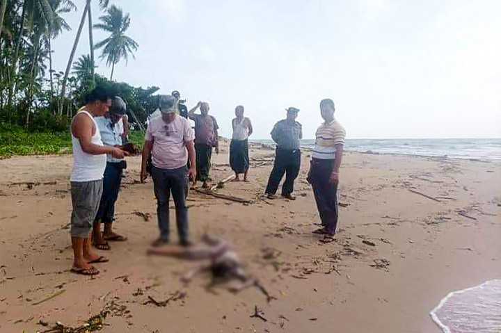 Sedikitnya 14 mayat ditemukan terdampar di sebuah pantai di wilayah Myanmar.