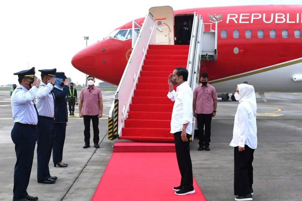 Setibanya di Bandara Internasional I Gusti Ngurah Rai, Kabupaten Badung, Provinsi Bali, Presiden akan mengawali kegiatan dengan menuju Pasar Kreneng di Kota Denpasar guna menyerahkan sejumlah bantuan sosial bagi masyarakat penerima manfaat dan para pedagang.