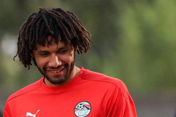 Gelandang Mohamed Elneny telah menandatangani kontrak baru dengan klub Liga Inggris, Arsenal. Lamanya kontrak baru pemain berusia 29 tahun itu belum diungkapkan oleh The Gunners.