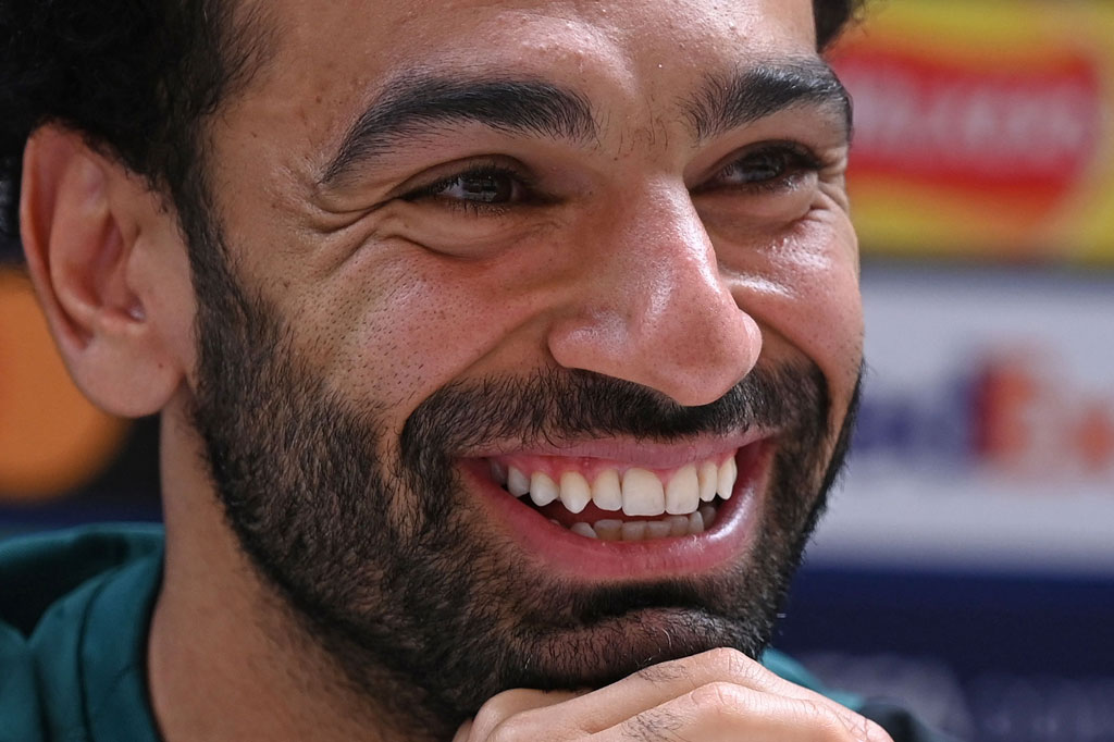 Pemain asal Mesir itu mengaku enggan memikirkan kontraknya yang akan habis pada musim panas 2023 nanti dan berkeinginan untuk membawa Liverpool juara Liga Champions musim ini.