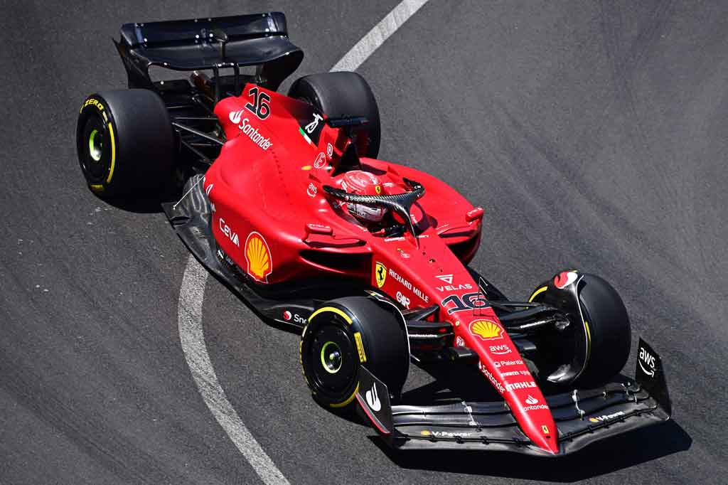 Leclerc mengungguli rekan satu timnya, Carlos Sainz yang membantu Ferrari finis 1-2 di sesi latihan kedua, setelah menaklukkan sirkuit di kampung halamannya itu dengan catatan lap terbaik satu menit 12,656 detik, unggul 0,044 detik dari sang pembalap Spanyol tersebut.