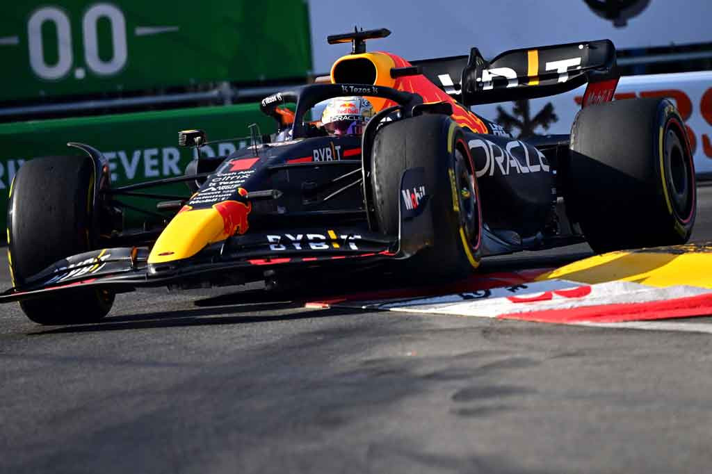 Pemuncak klasemen sementara Max Verstappen finis keempat di kedua sesi untuk Red Bull, sedangkan rekan satu timnya, Sergio Perez finis P2 dan P3.