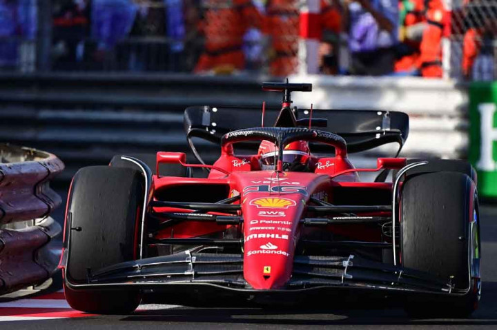 Pembalap Ferrari Charles Leclerc mencetak lap terbaik di sesi latihan Grand Prix Monako pada Jumat, 27 Mei 2022 waktu setempat. Sementara Daniel Ricciardo mengalami kecelakaan dengan mobil McLarennya.