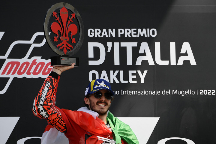 Pembalap Ducati Francesco Bagnaia menjadi juara MotoGP Italia 2022 di Sirkuit Mugello, Minggu, 29 Mei 2022.