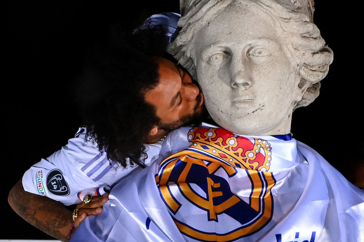 Seperti pada perayaan juara sebelumnya, Marcelo juga didaulat mengikatkan bendera bergambar logo Real Madrid di kepala sebuah patung di pusat Plaza de Cibeles.