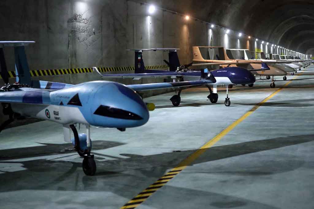 
AS dan Israel menuduh Iran mengirim armada drone ke proksinya di Timur Tengah, termasuk gerakan Hizbullah Lebanon, rezim Presiden Suriah Bashar al-Assad, dan pemberontak Houthi Yaman.