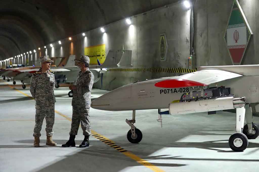 Mousavi mengatakan kepada televisi pemerintah bahwa pangkalan itu terletak beberapa ratus meter (meter) di bawah tanah, tanpa memberikan rincian lebih lanjut.