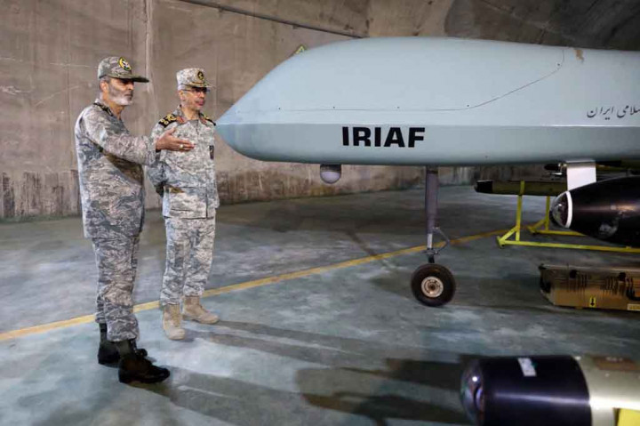 


TV pemerintah mengatakan bahwa armada utama adalah 'Kaman-22', sebuah pesawat tak berawak yang dilengkapi dengan rudal dan mampu terbang setidaknya 2.000 kilometer (1.245 mil).