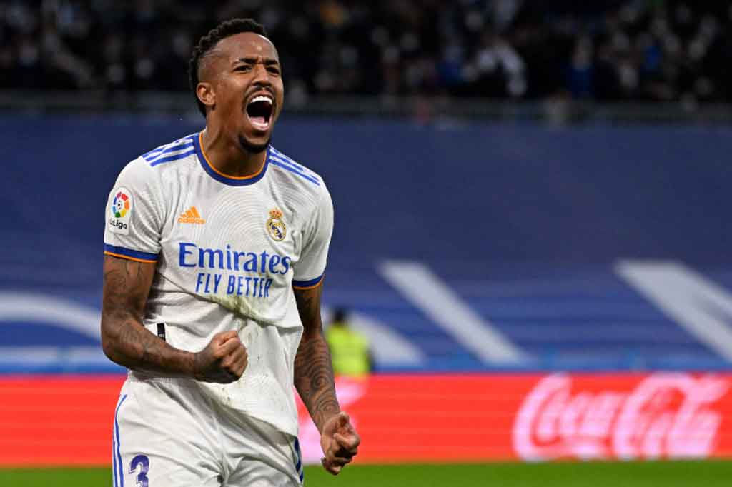 Ia juga sukses menggantikan peran Sergio Ramos serta Raphael Varane yang hengkang dari Santiago Bernanbeu pada bursa transfer musim panas lalu.