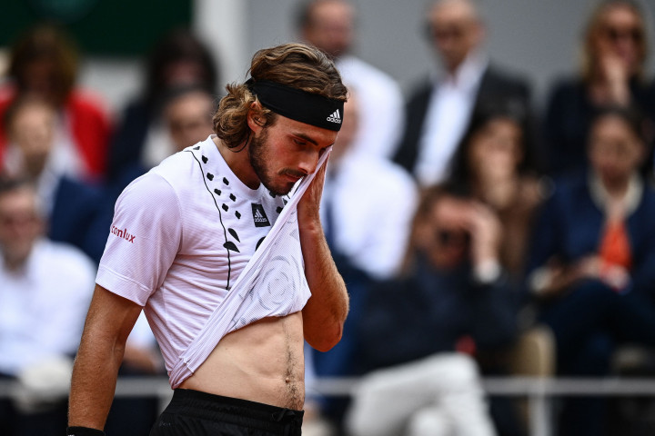 Langkah Stefanos Tsitsipas, finalis tahun lalu, juga kandas di babak keempat. 