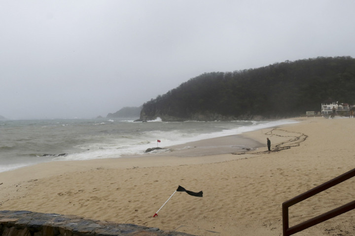 Pemandangan pantai sebelum Badai Agatha mendarat di Huatulco, Negara Bagian Oaxaca, Meksiko pada Senin, 30 Mei 2022.