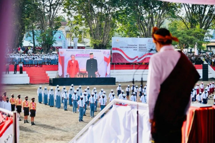 Upacara peringatan Hari Lahir Pancasila kali ini merupakan yang pertama kali dilaksanakan di luar Gedung Pancasila, Jakarta.