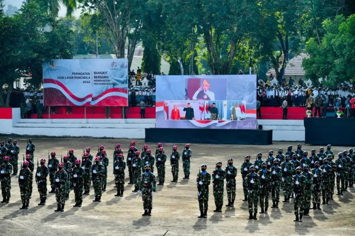 Bertindak selaku perwira upacara Brigadir Jenderal TNI Harfendi yang saat ini menjabat sebagai Kepala Staf Komando Daerah Militer IX/Udayana dan komandan upacara adalah Kolonel Inf Tunjung Setyabudi yang saat ini menjabat sebagai Komandan Brigade Infanteri/21 Komodo, Kodam Udayana.