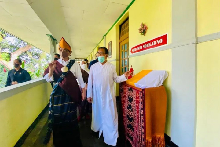 Dalam sejarahnya, sebagaimana tertulis dalam prasasti di tempat tersebut, di rumah biara tersebut tokoh muda pejuang kemerdekaan Indonesia Soekarno, yang kemudian akrab disapa Bung Karno, selama masa pembuangannya di Ende pada 14 Januari 1934-18 Oktober 1938, telah mengisi waktu untuk membaca berbagai buku dan majalah.