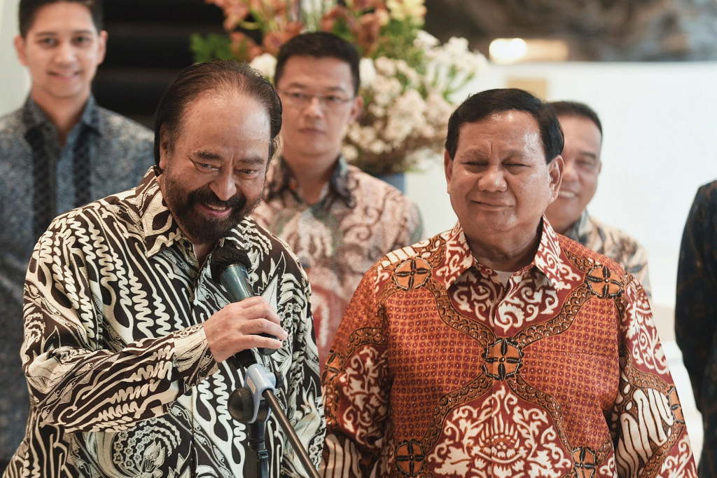 Dalam kunjungannya, Prabowo Subianto mengaku bahwa dirinya lah yang meminta untuk diundang ke kantor baru Partai Nasdem. Menteri Pertahanan itu merasa kagum dengan komitmen kebangsaan Partai Nasdem.