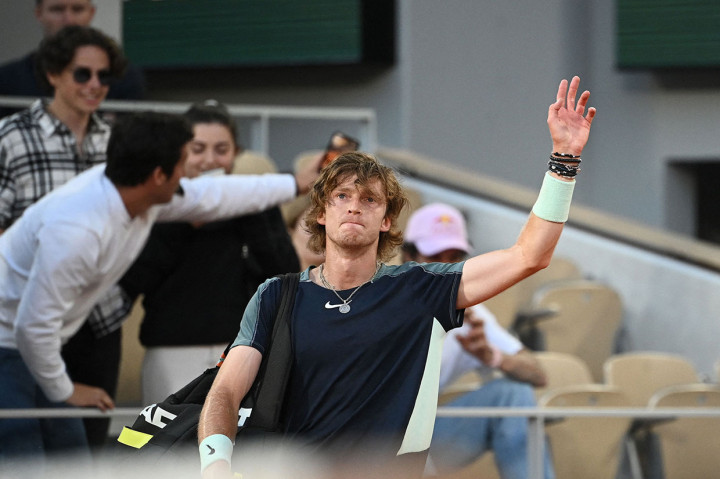 Cilic, juara AS Terbuka 2014, membutuhkan empat jam dan 10 menit untuk mengalahkan Rublev yang kini telah kehilangan semua dari lima penampilan perempat finalnya di Grand Slam.