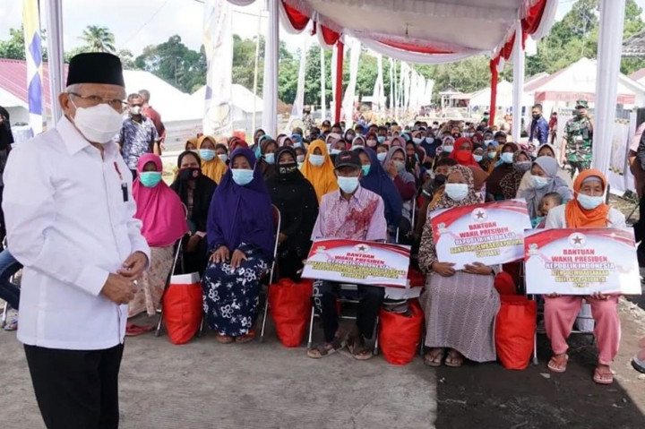 Adapun kategori bantuan yang diberikan di antaranya bantuan sembako untuk korban bencana erupsi Gunung Semeru sebanyak 130 paket, bantuan sembako untuk Keluarga Penerima Manfaat Program Keluarga Harapan (KPM PKH) sebanyak 50 paket, serta atensi kewirausahaan bagi lansia produktif sebanyak 10 paket.