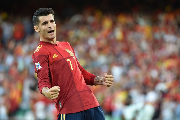 Alvaro Morata membawa Spanyol unggul terlebih dahulu pada menit ke-25 lewat tendangan jarak dekat, menyusul umpan sempurna yang melibatkan gelandang Gavi dan Pablo Sarabia.