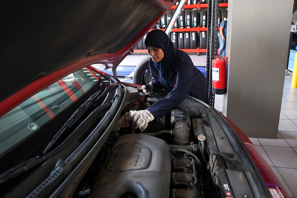 Saat dia berjuang untuk mempelajari dasar-dasarnya, Ahmad memiliki saat-saat ketika dia bertanya-tanya apakah pria seperti itu ada benarnya. 